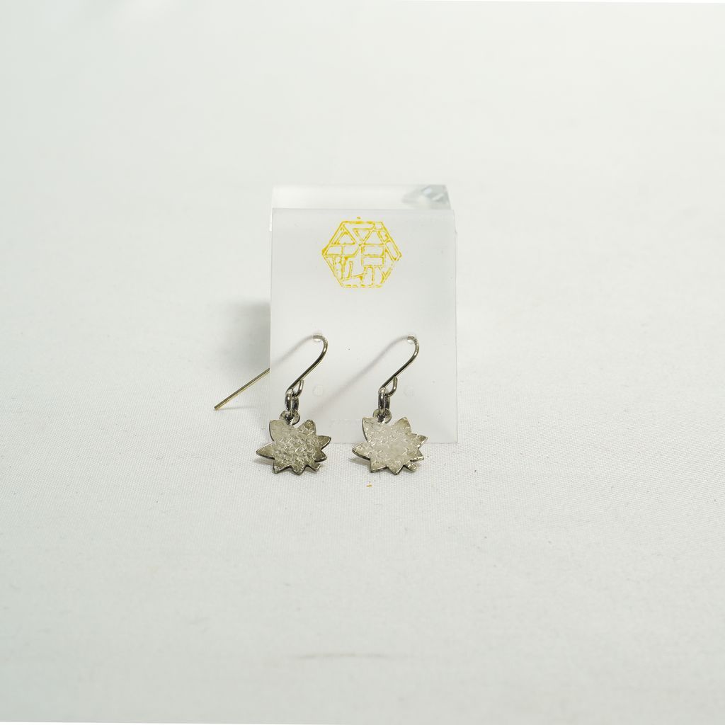 Pure Silver Pierced Earrings “Floweret Motif”