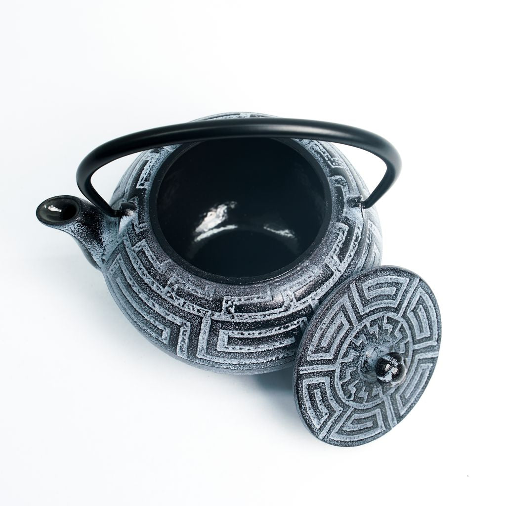 Nambu Ironware Teapot "Maromi Uzumaki Shirosabi 0.65L"