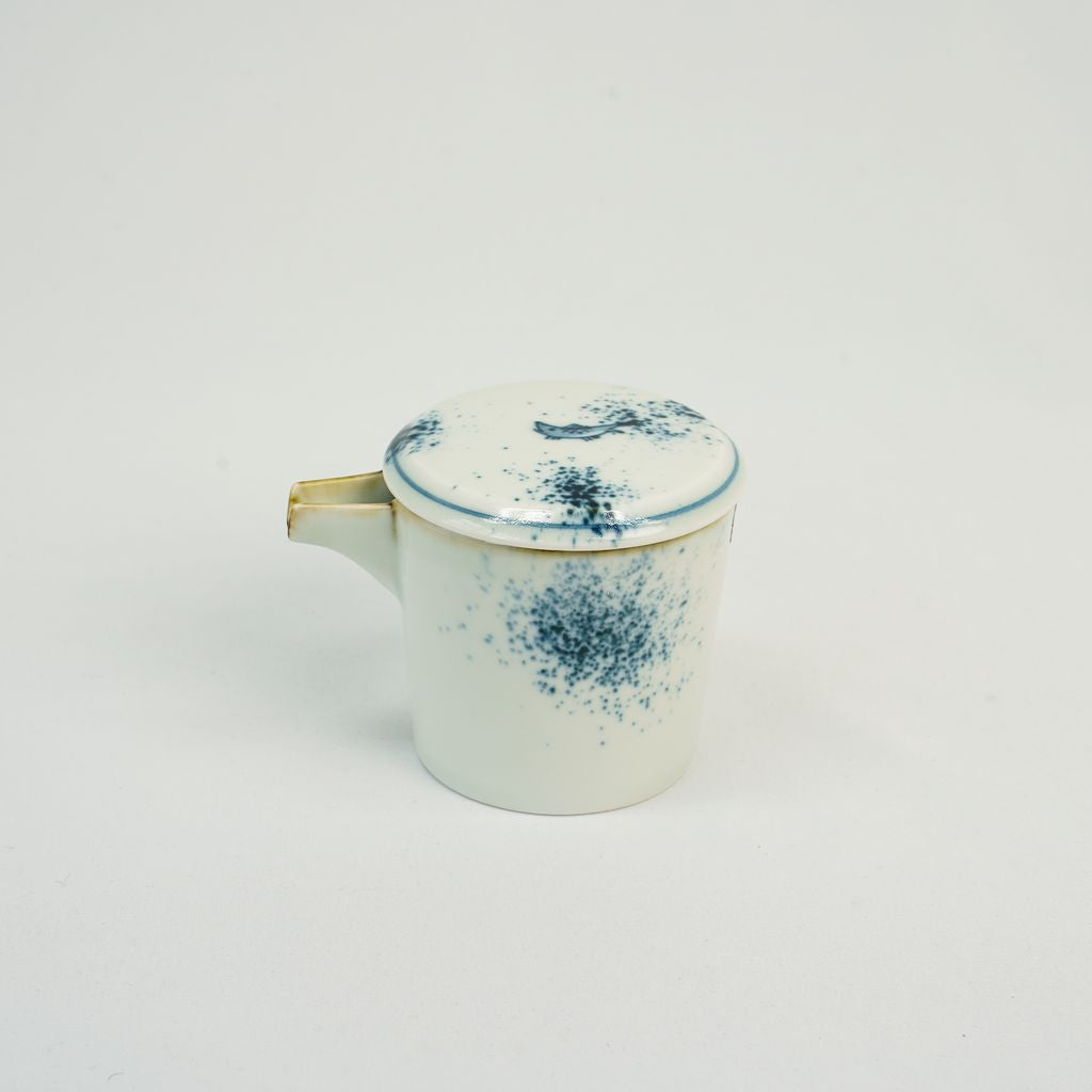 Arita Ware Spouted Sake Vessel with a Lid "Sprayed Ink with Fish"