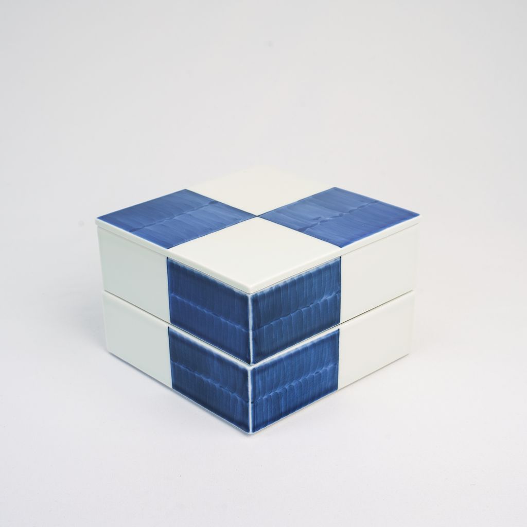 Hasami Ware Two-layered Stacking Box "Ichimatsu"