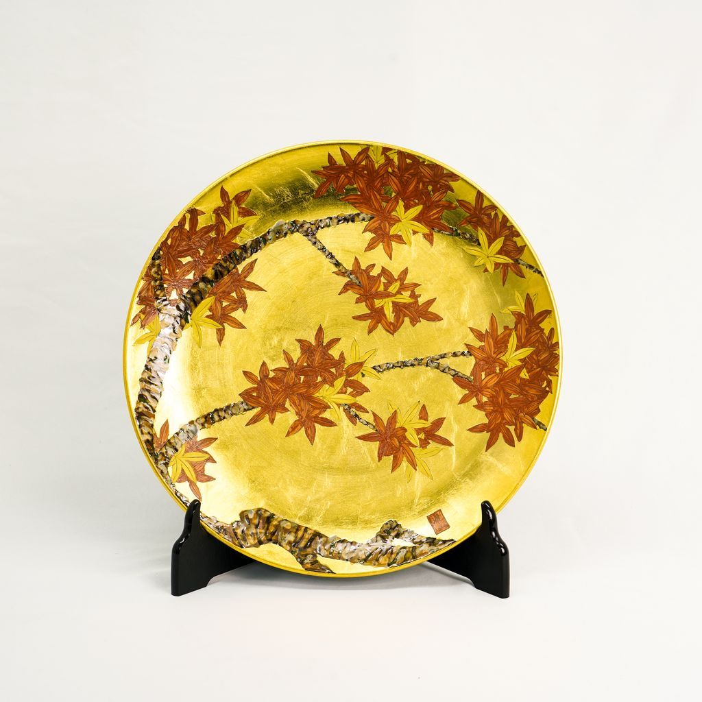 Arita Ware Large-sized Decorative Plate with Gold Leaf "Maple Leaves"