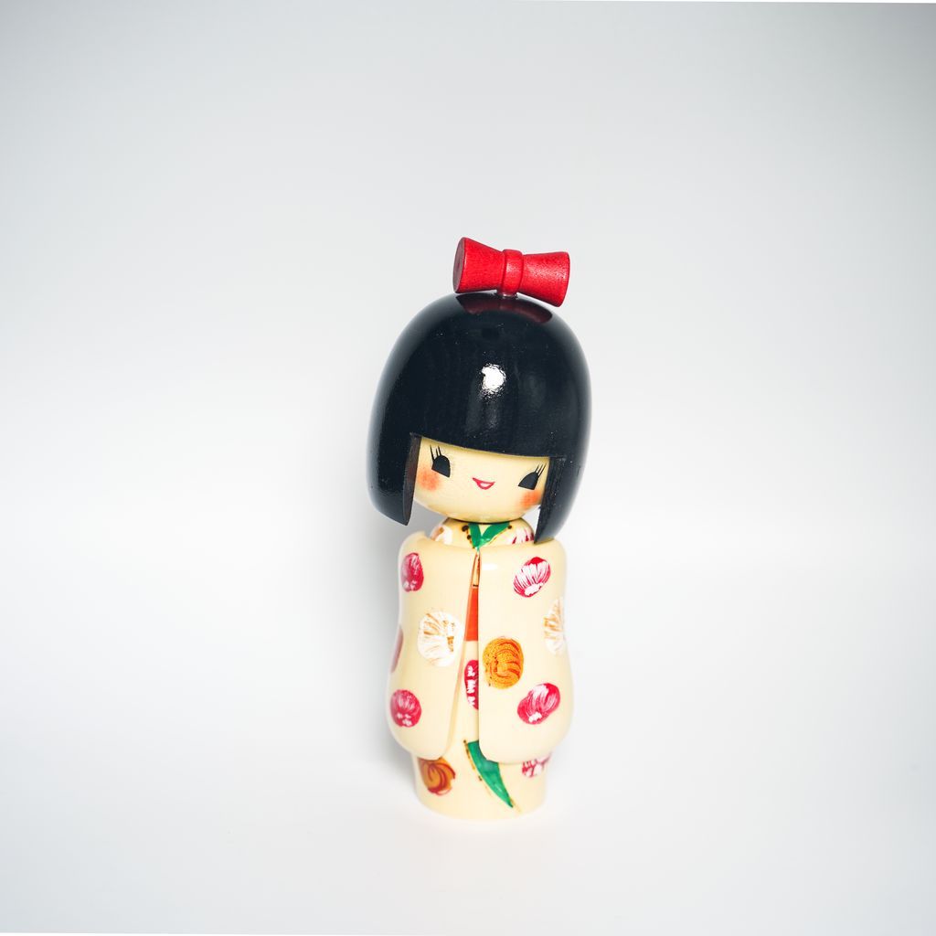 Kokeshi doll "Otomesode(Girly Sleeves )" White