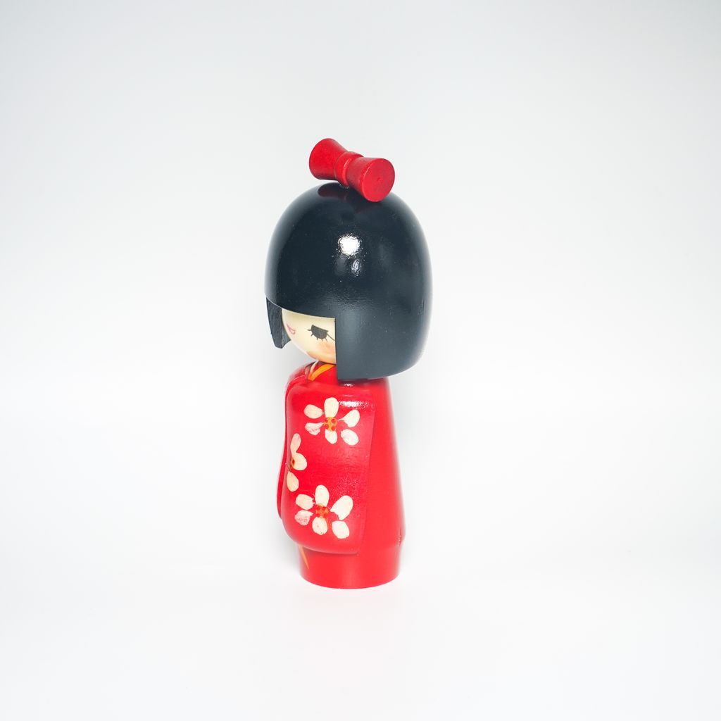 Kokeshi doll "Otomesode(Girly Sleeves )" Red