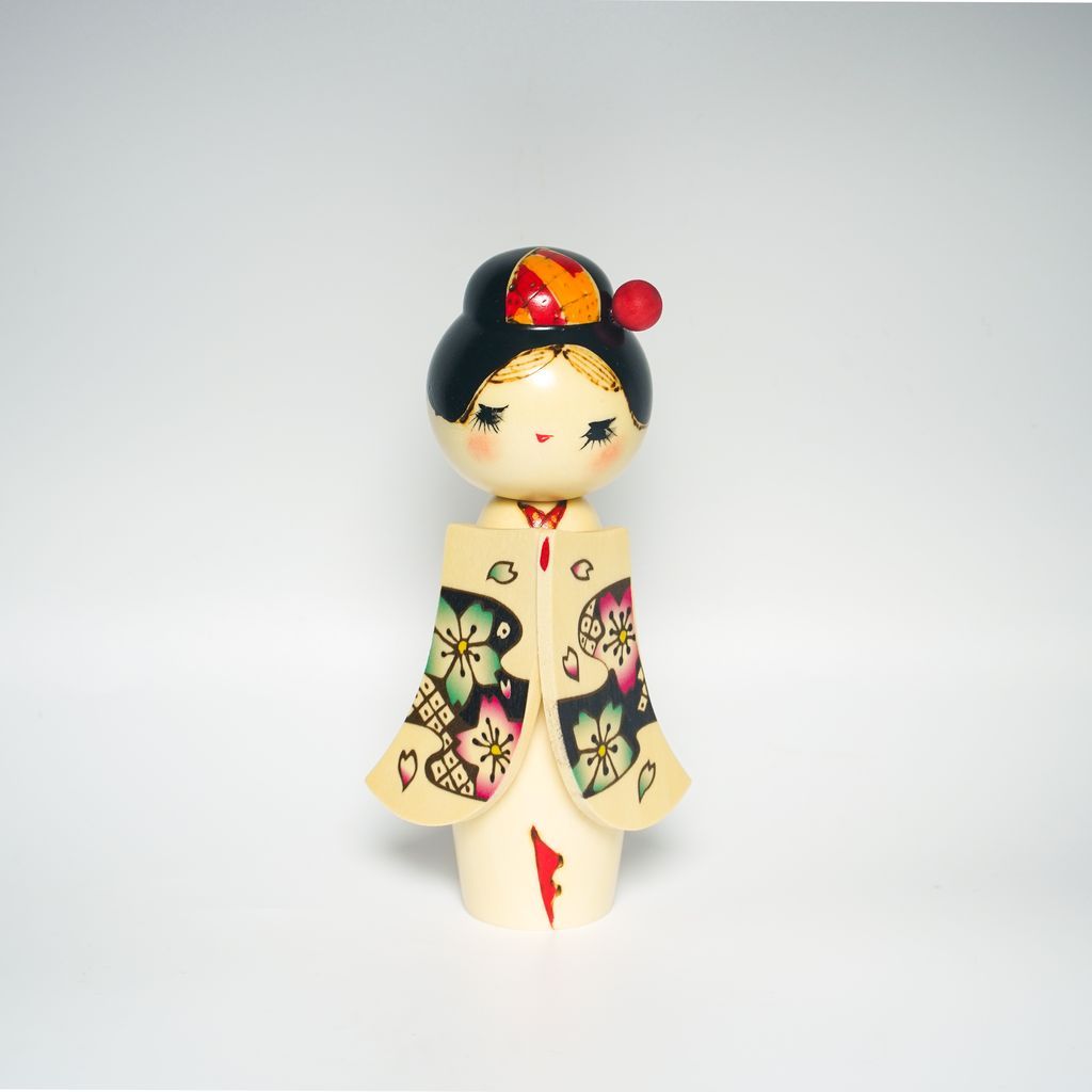 Kokeshi doll "Sakurakomachi(Miss Cherry Blossom)"