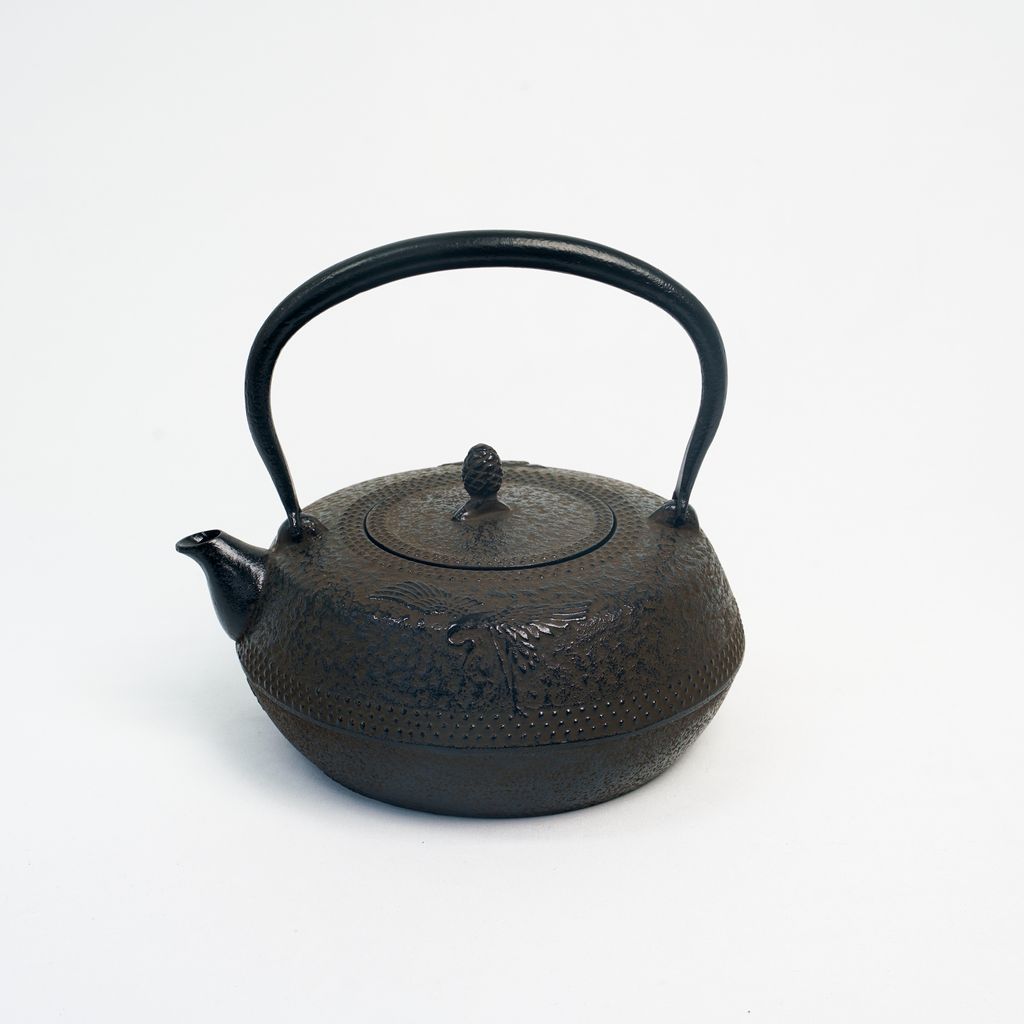 Nambu Ironware Kettle "Tsurukame 1.8L"