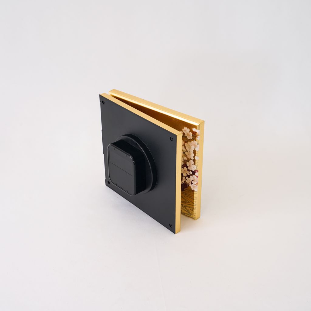 Screen Clock "Sakura in the Stream"