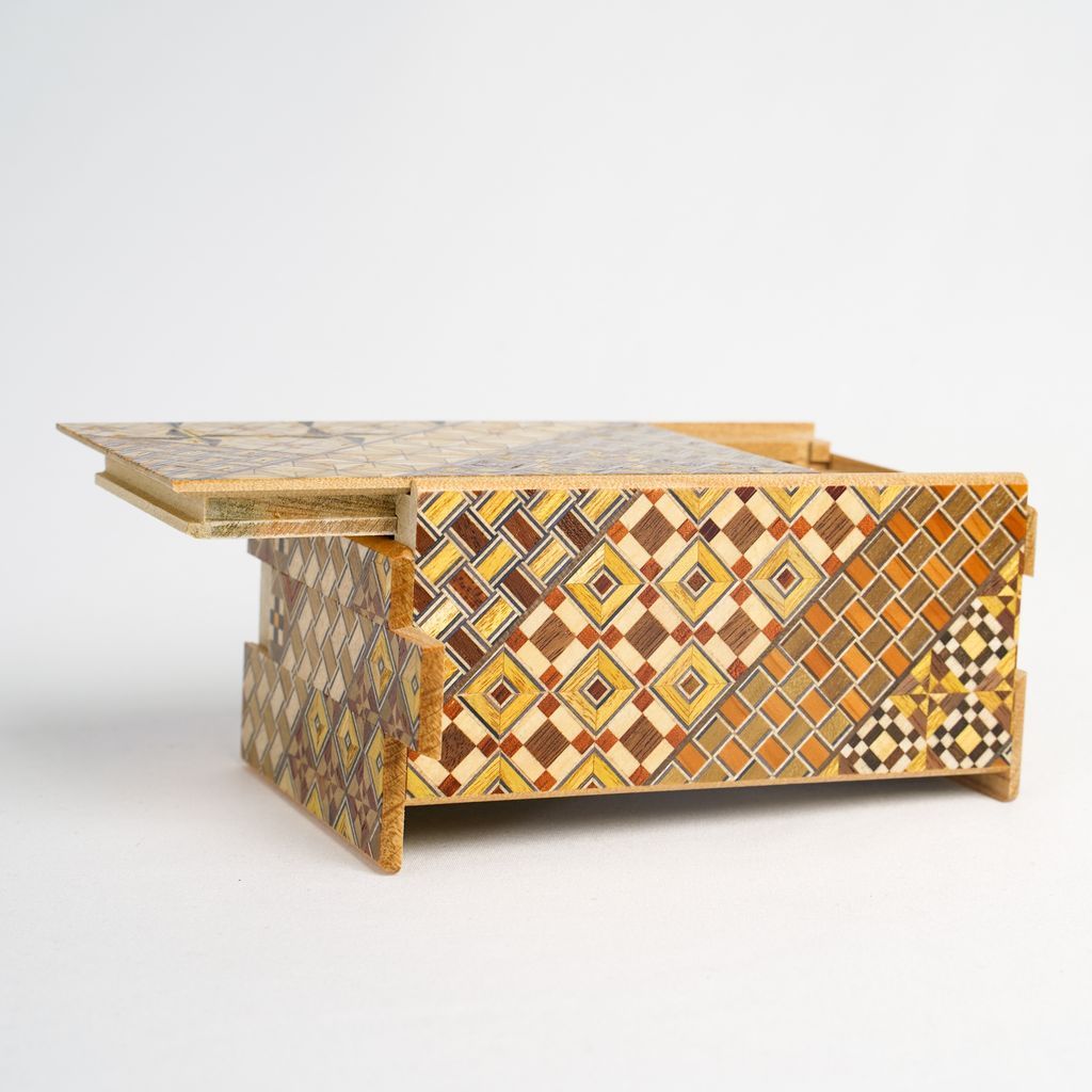 Hakone Yosegi Puzzle Box  "Medium-sized box with 14 steps"