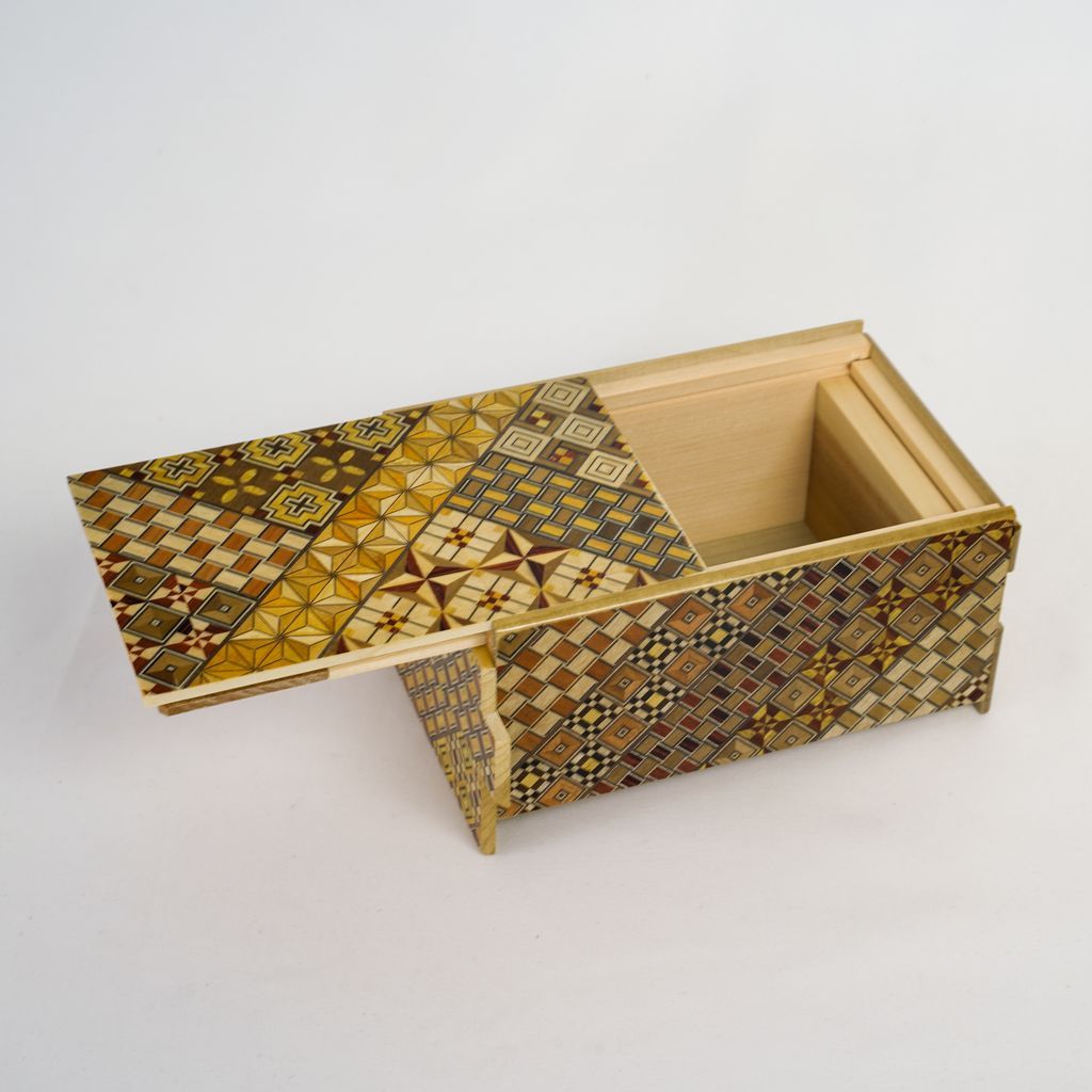 Hakone Yosegi Puzzle Box "Large-sized box with 10 steps"