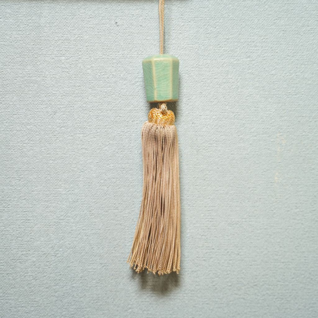 Weight of Hanging Scroll "Celadon hexagon"