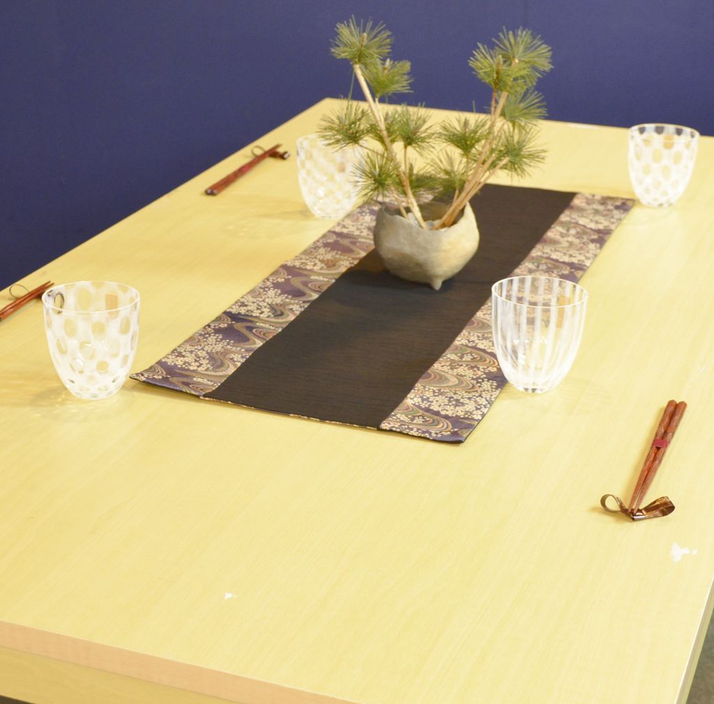 Gold brocade Table runner “Ryusui” (Width 30cm / Length 200, 150, 75 cm)
