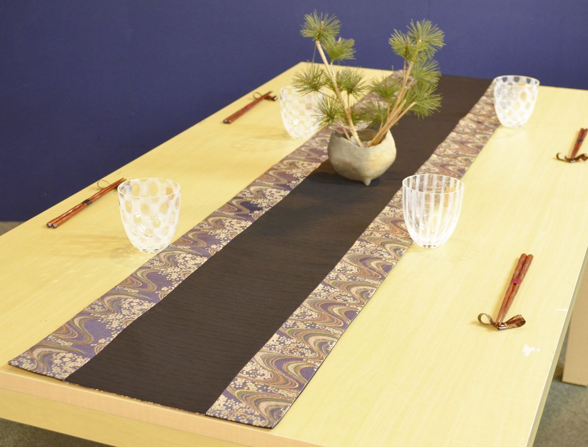 Gold brocade Table runner “Ryusui” (Width 30cm / Length 200, 150, 75 cm)
