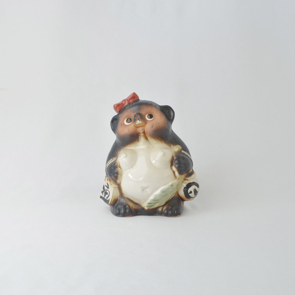 Shigaraki ware Raccoon-dog Figurine Female
