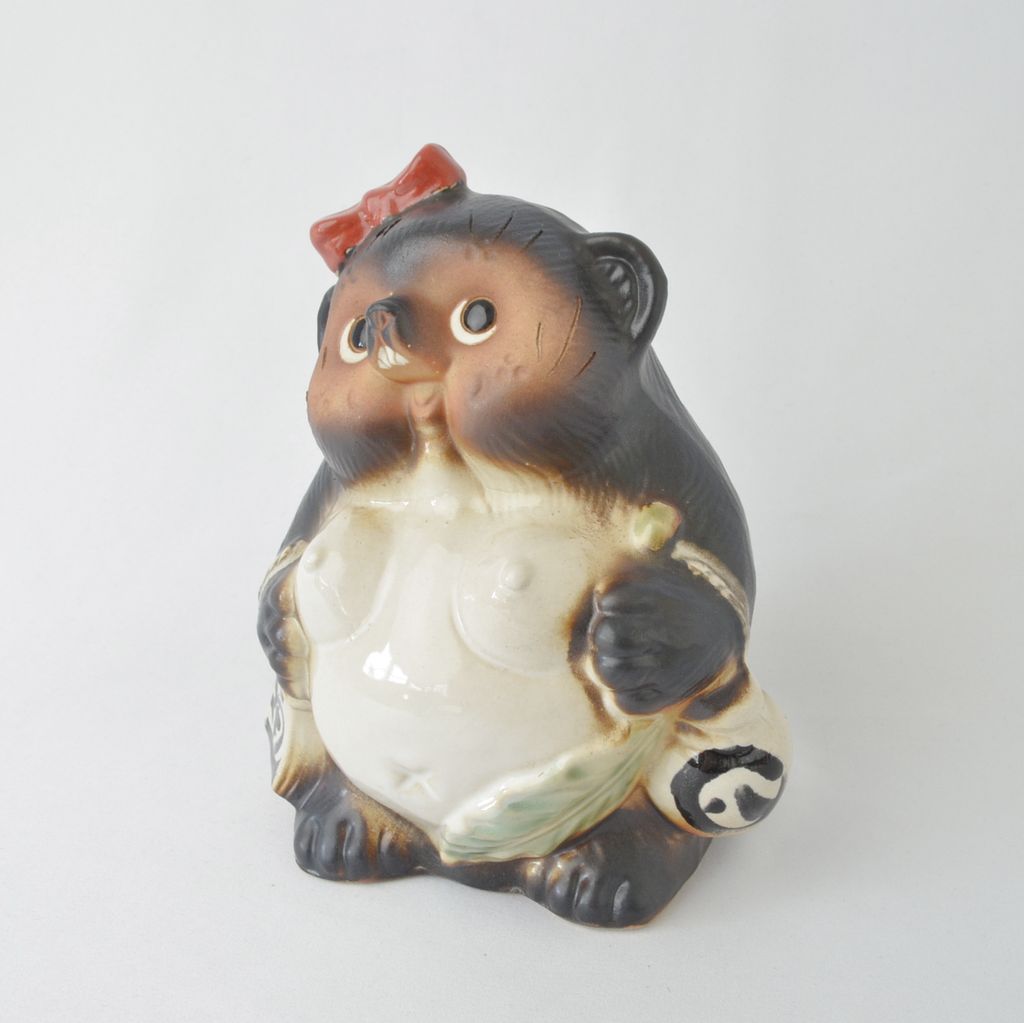 Shigaraki ware Raccoon-dog Figurine Female