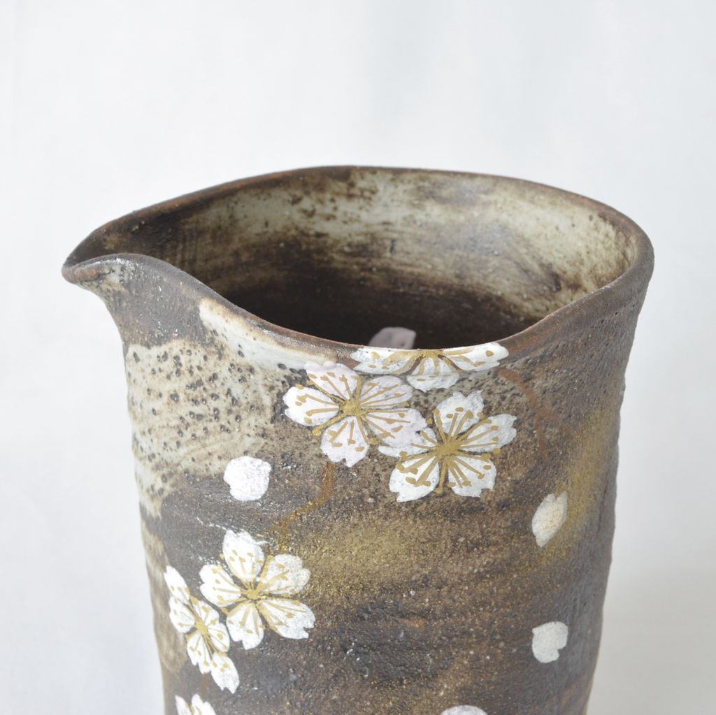 Kiyomizu Ware Sake Vessel and Cups Set "Hana Kagari"