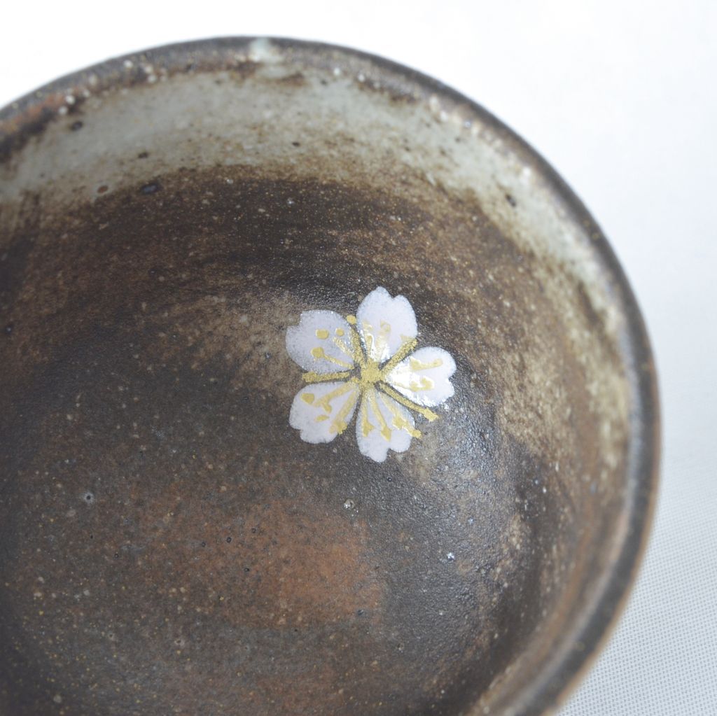 Kiyomizu Ware Sake Vessel and Cups Set "Hana Kagari"