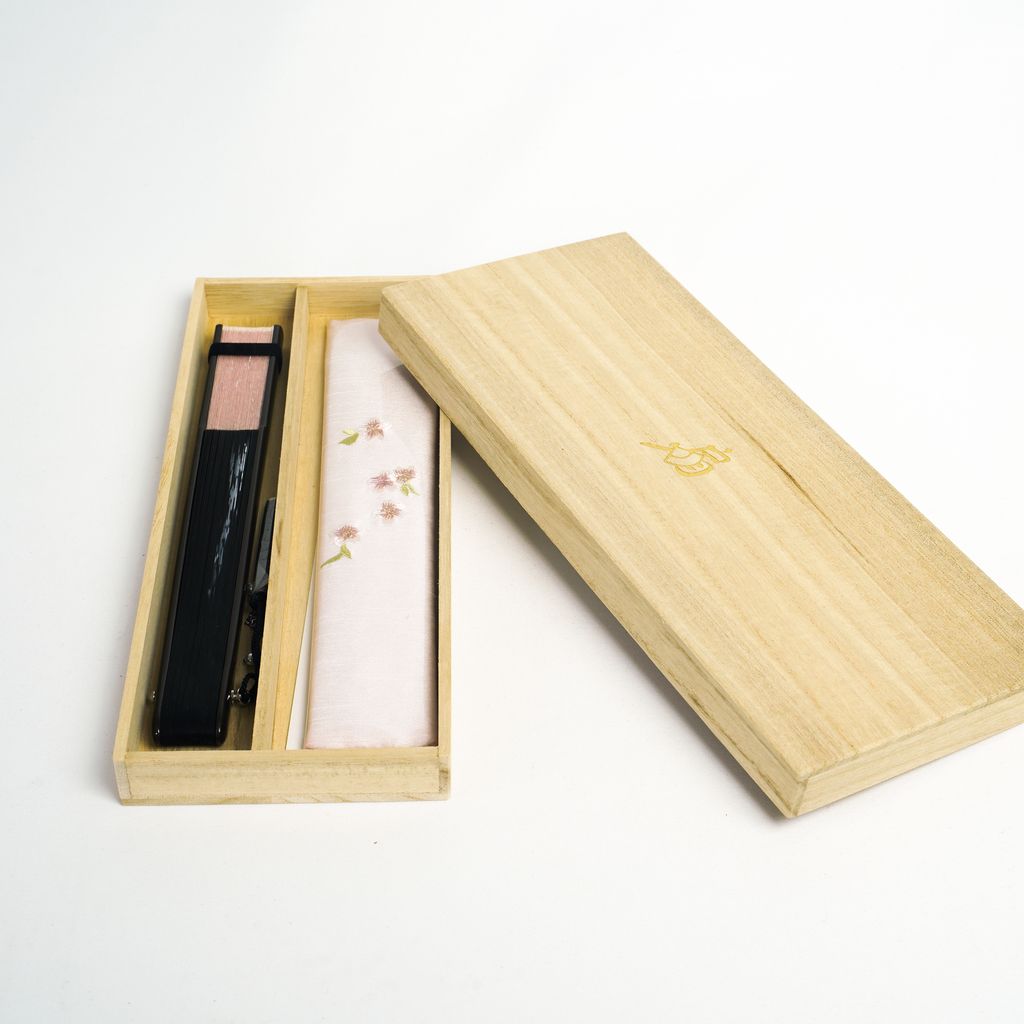 Women's Folding Fan Set "Haruniwa(Cherry Blossoms)" Pink