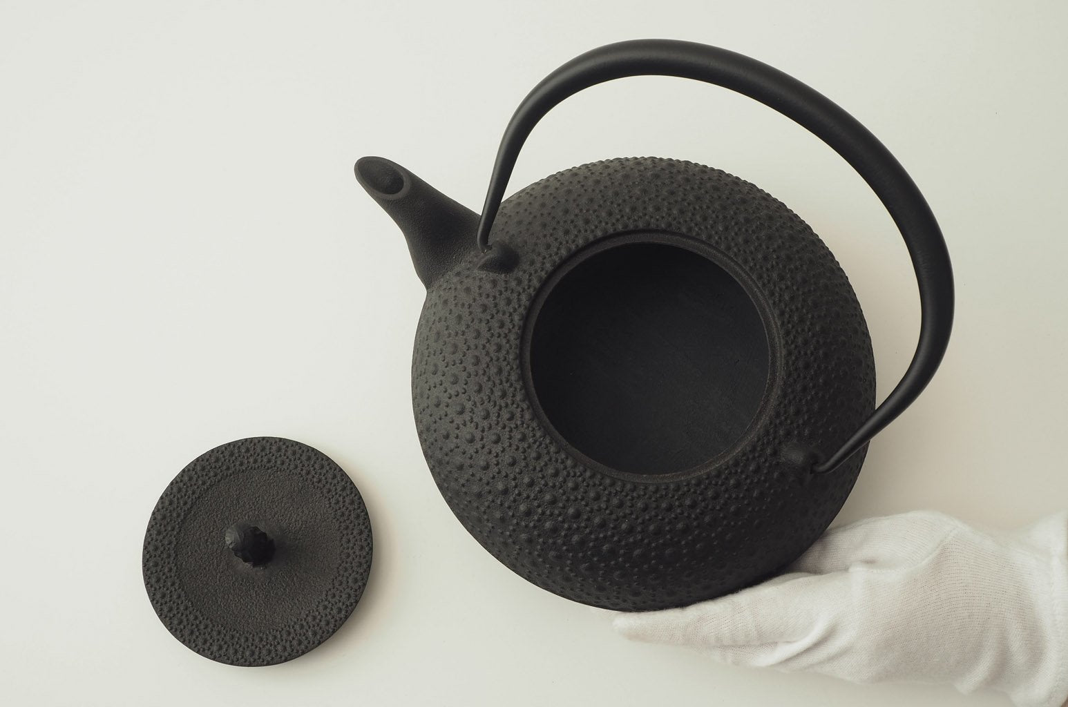 Nambu Ironware Kettle "Shinonome Kikko 1L"