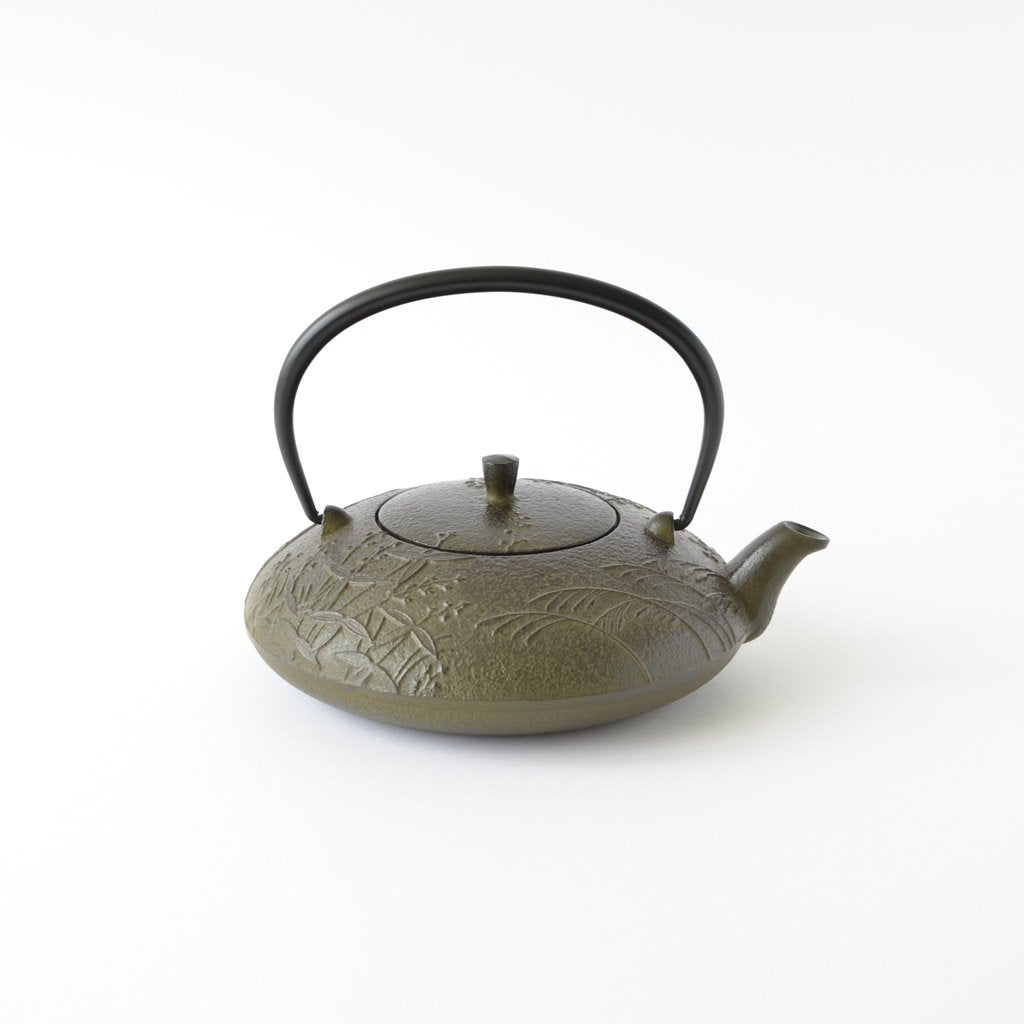 Nambu Ironware Teapot "Kusabana 0.6L"