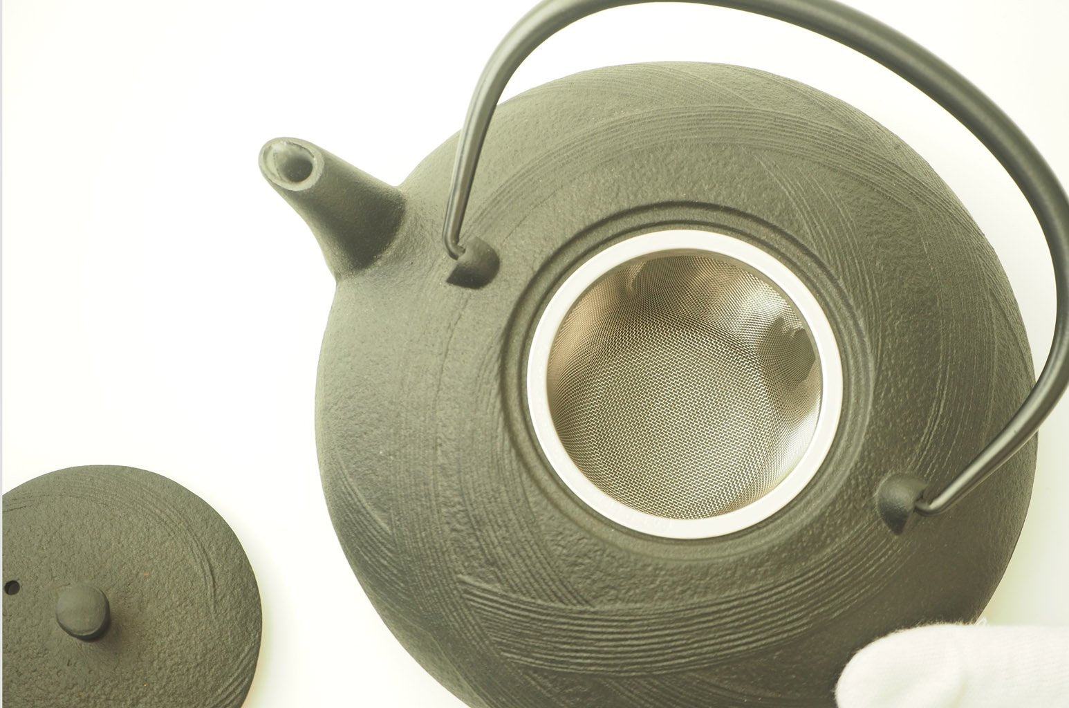 Nambu Ironware Teapot "Hiragata Obi 0.6L"