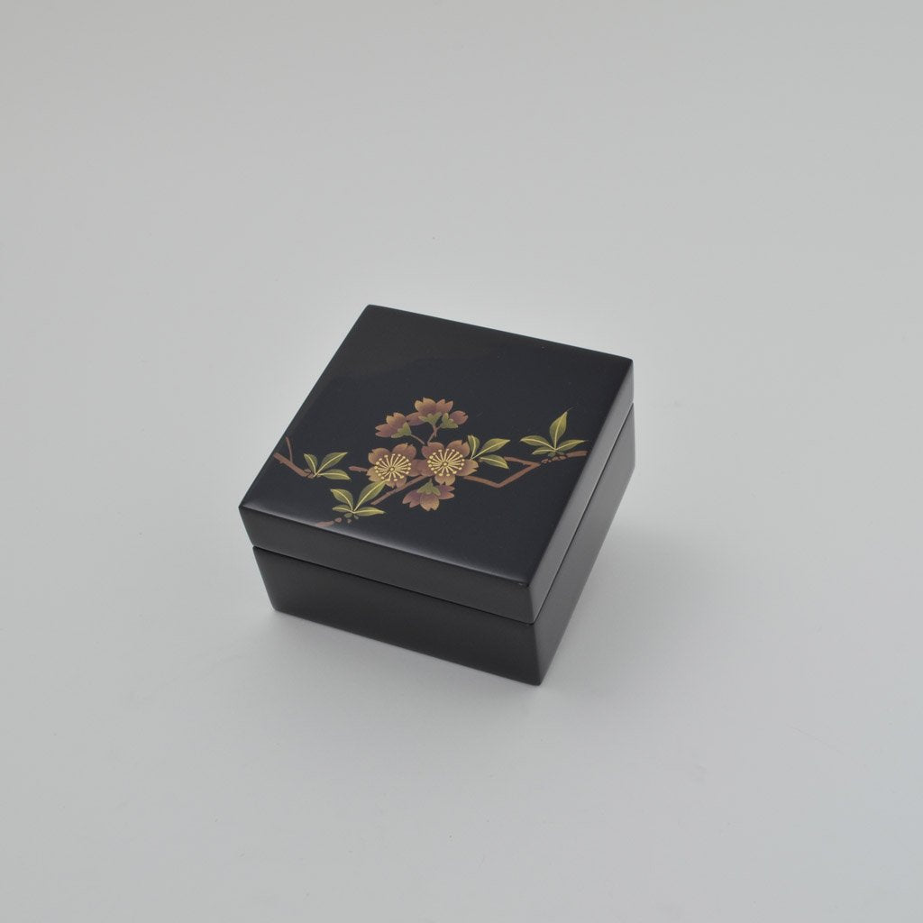 Lacquerware Box "Cherry blossoms" 3.0