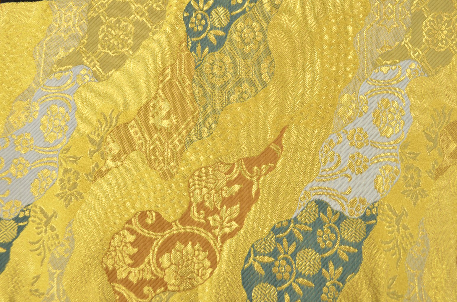 Gold brocade Table runner "Unkai" (Width 30cm / Length 200, 150, 75 cm)