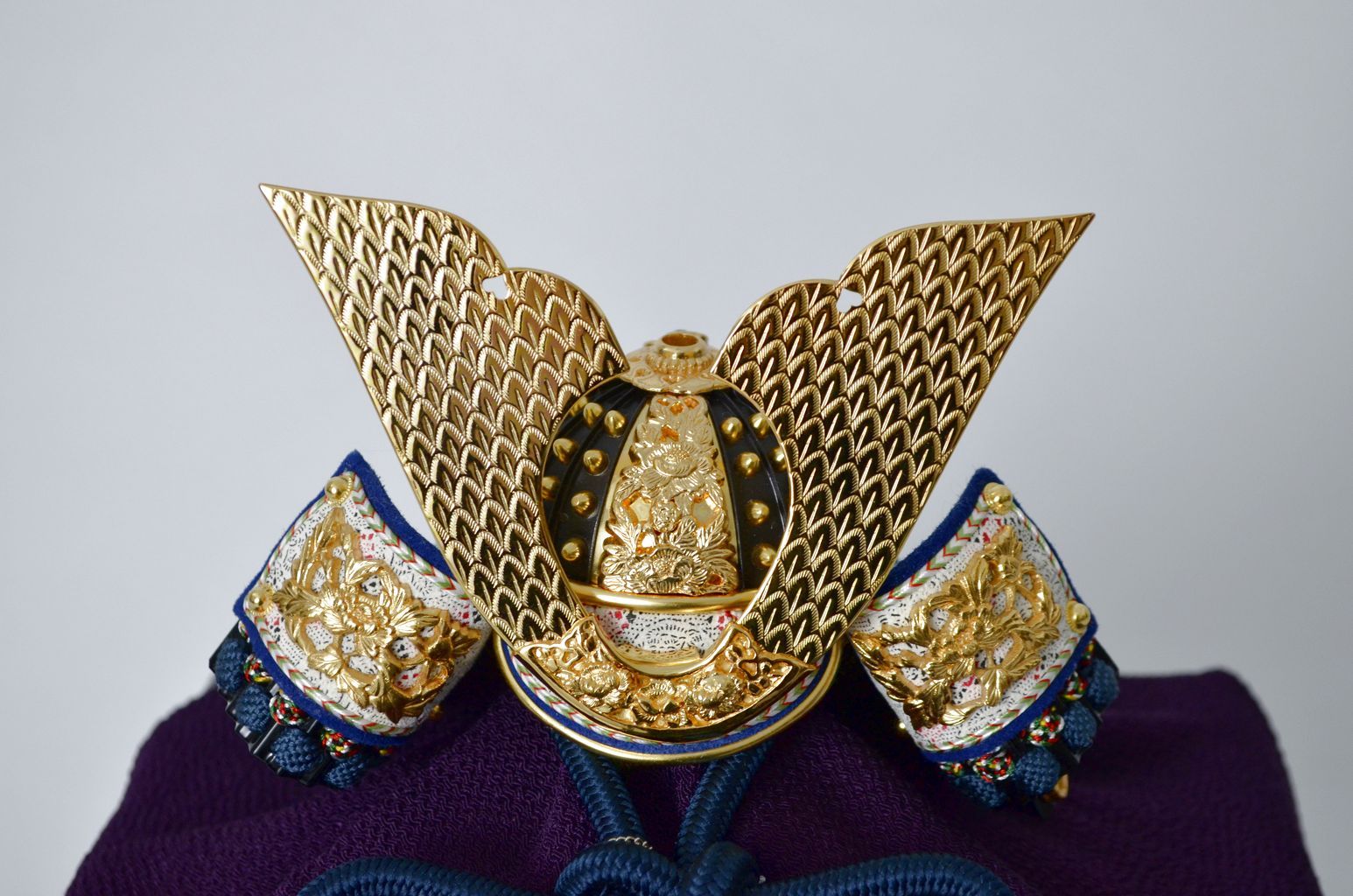 Kyo-Kachuu Kabuto Issui "Blue blaid lacing"