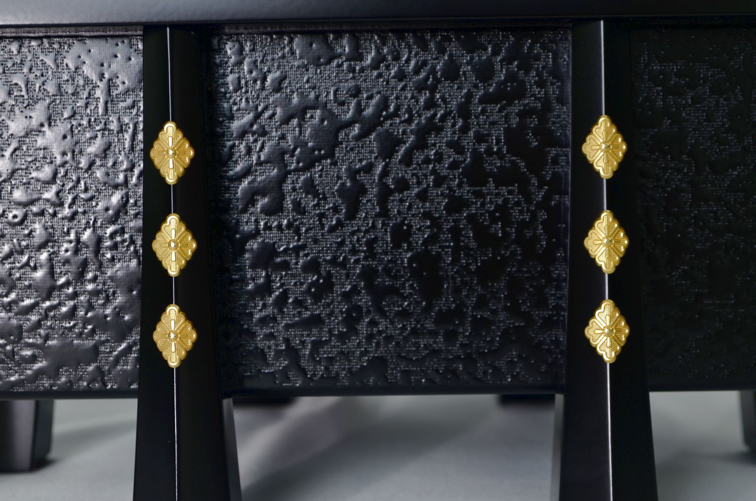 Kyo-Kachuu Kabuto Issui "Crescent moon"