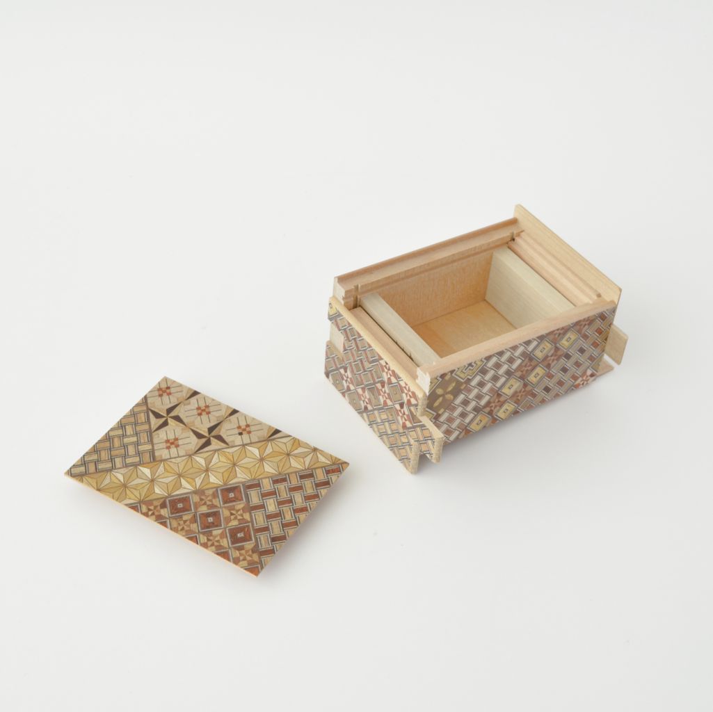Hakone Yosegi Puzzle Box  "Medium-sized box with 21 steps"