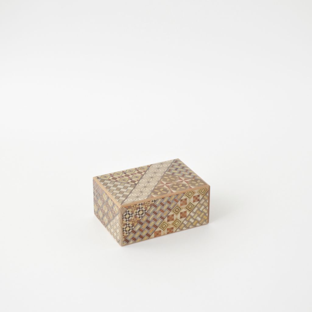 Hakone Yosegi Puzzle Box  "Medium-sized coin bank with 9 steps"