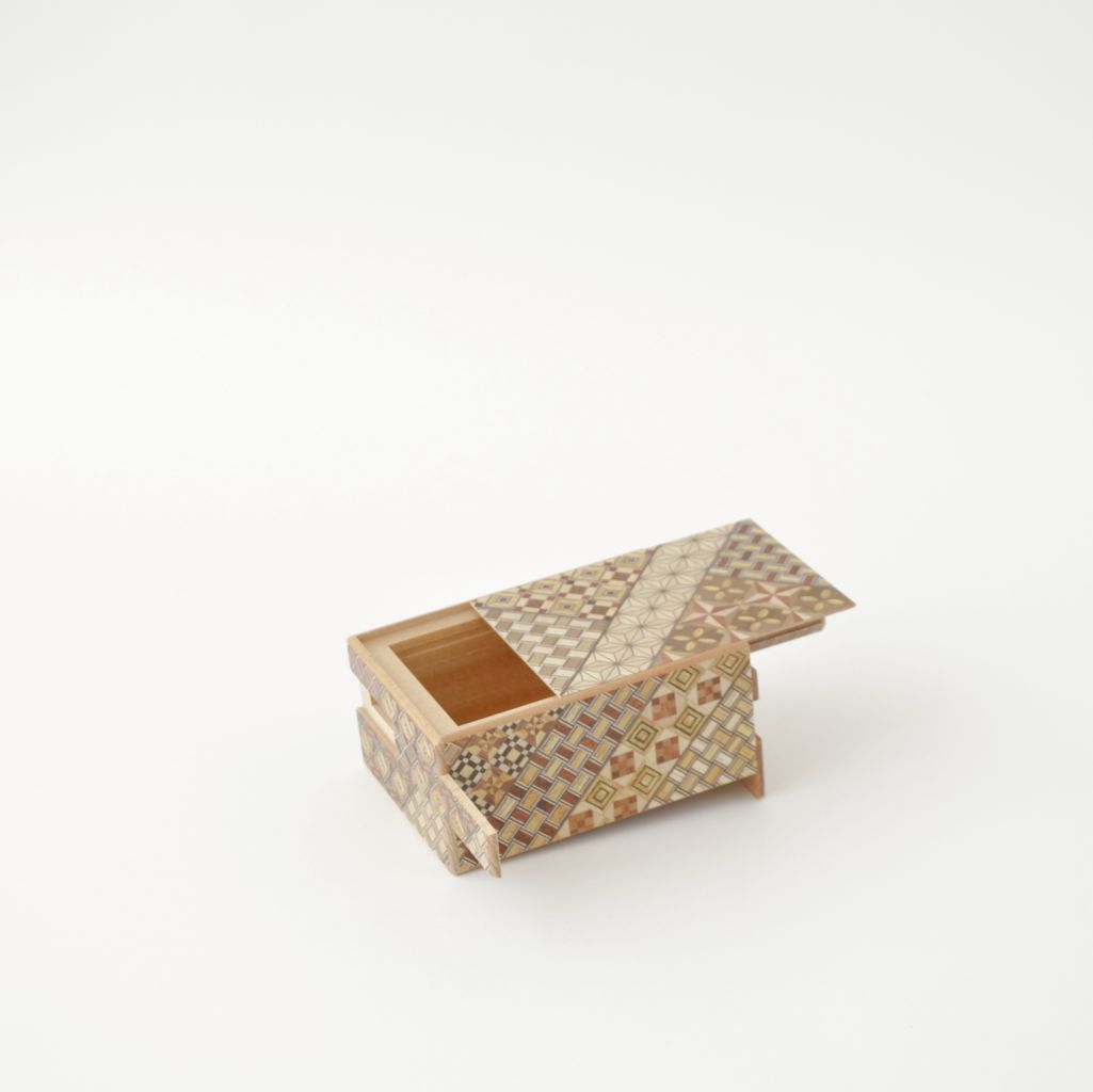 Hakone Yosegi Puzzle Box  "Medium-sized coin bank with 9 steps"