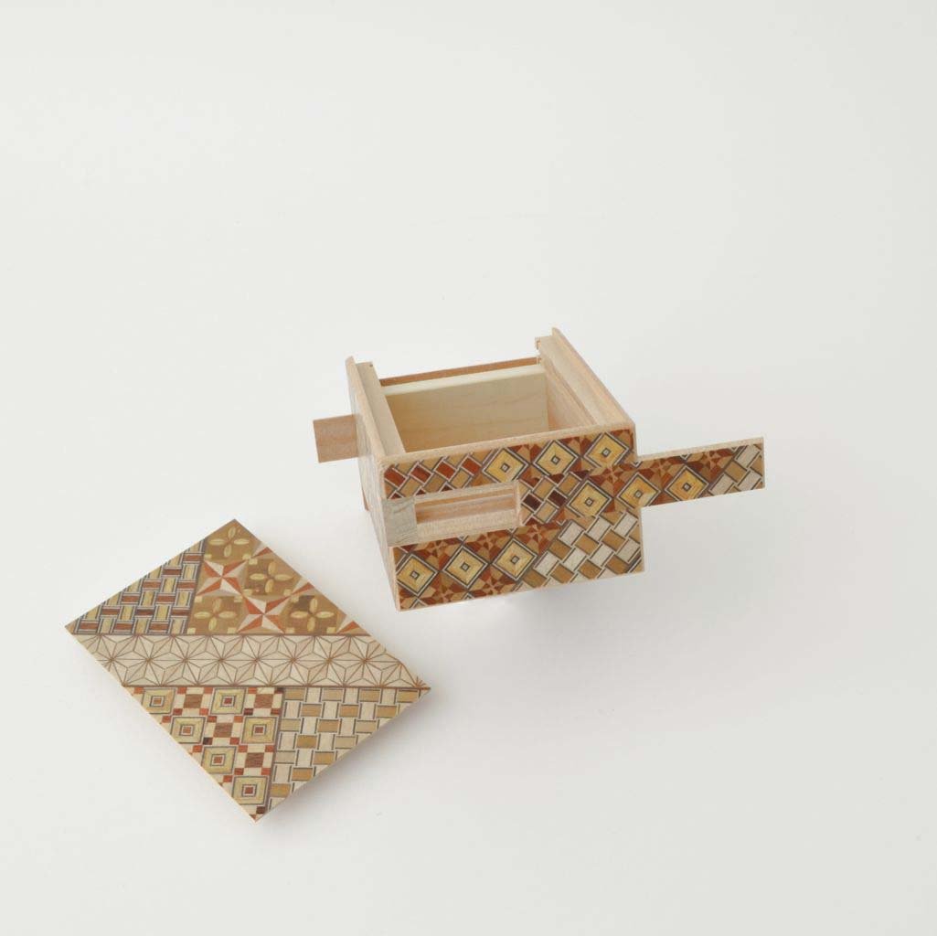 Hakone Yosegi Puzzle Box "Medium-sized coin bank with 9 steps"