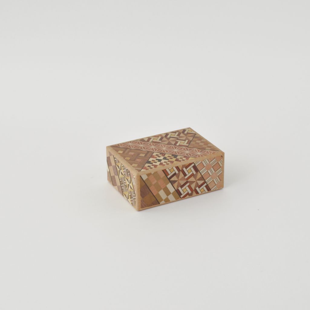Hakone Yosegi Puzzle Box "Medium-sized box with 12 steps"