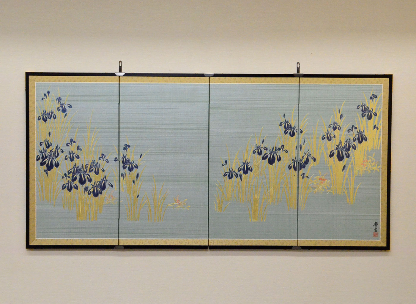 FOLDING SCREEN