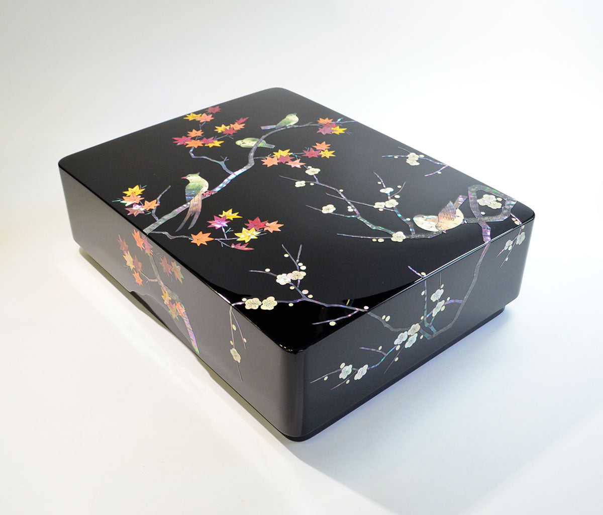 Lacquerware Storage Box with Raden "Flowers and Birds"