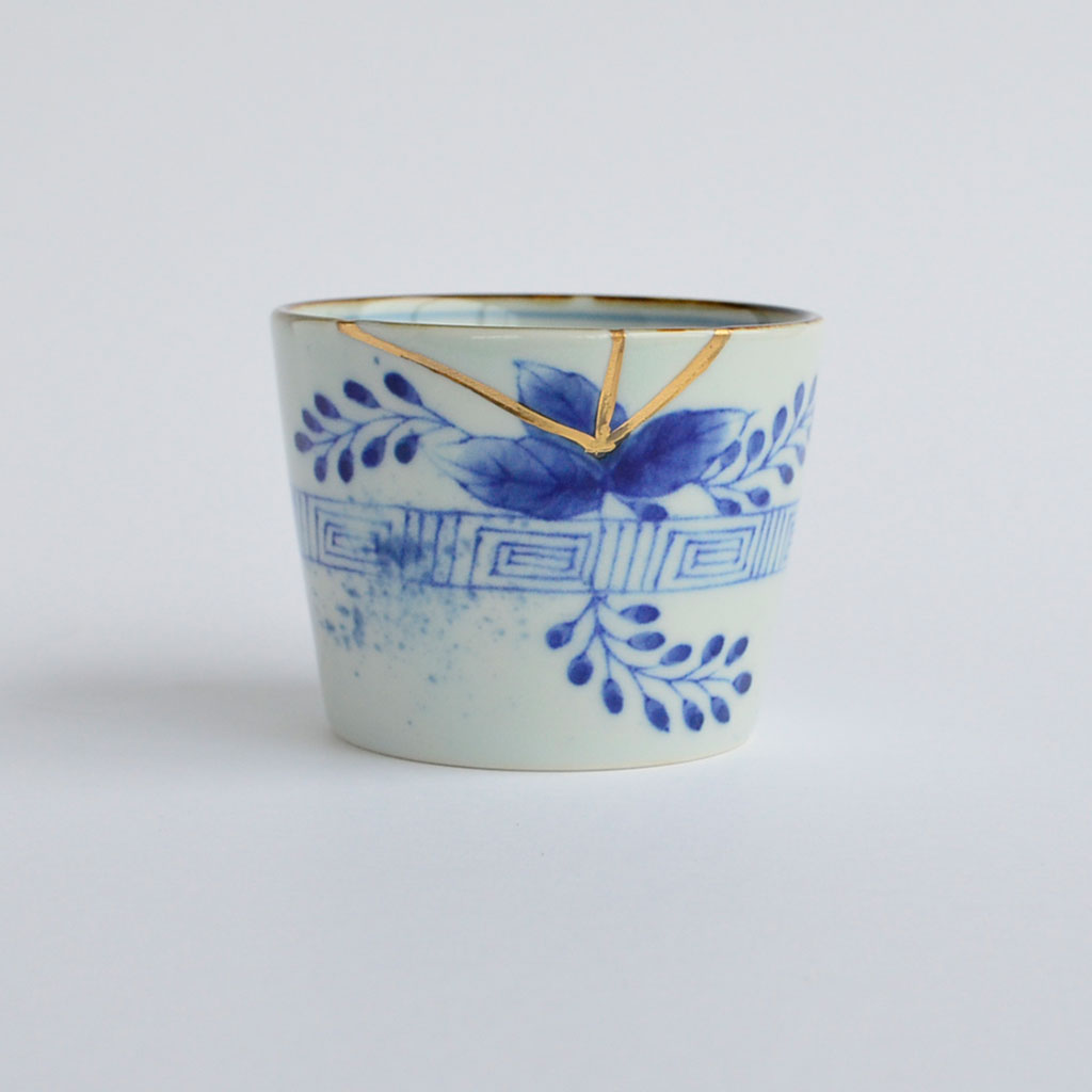 Imari Ware Shoba-choko Cup with Gold Lining "Bush Clover"