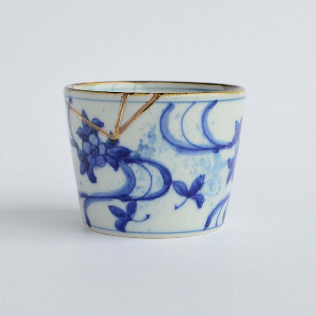 Imari Ware Shoba-choko Cup with Gold Lining "Water Ripple"