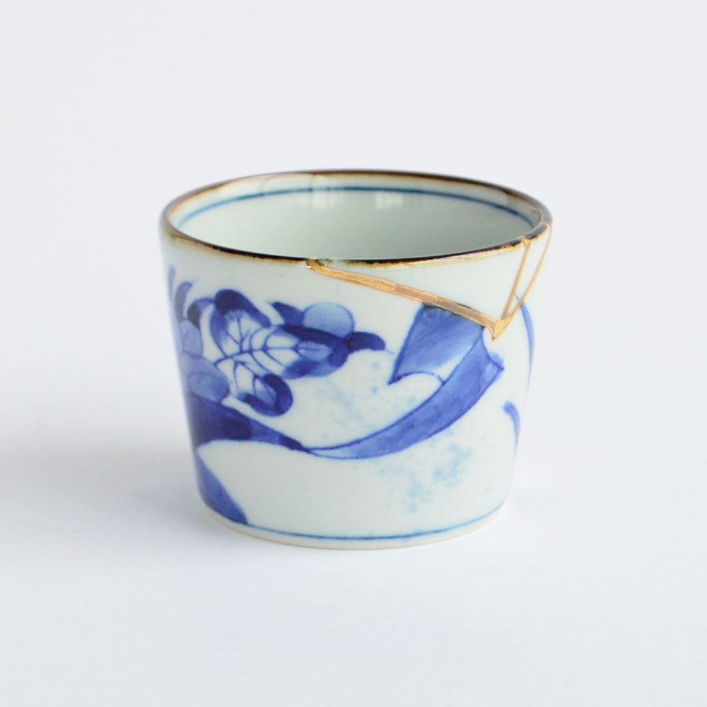 Imari Ware Shoba-choko Cup with Gold Lining "Flowers and Obi"