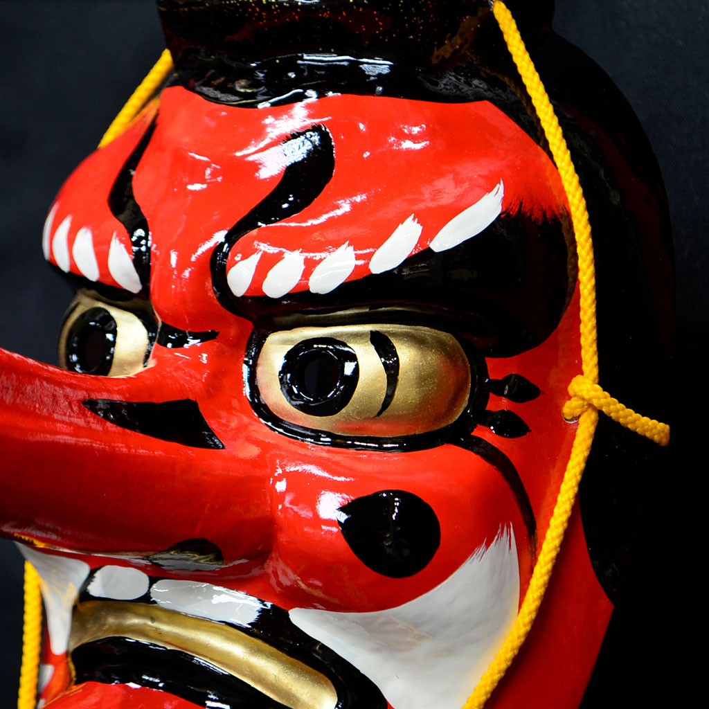 Tengu mask made of papier-mâché