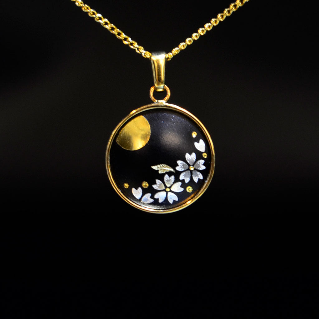 Kyo Kyo Damascene Pendant “Cherry Blossoms and the Moon” – Diameter: 1.6 cm