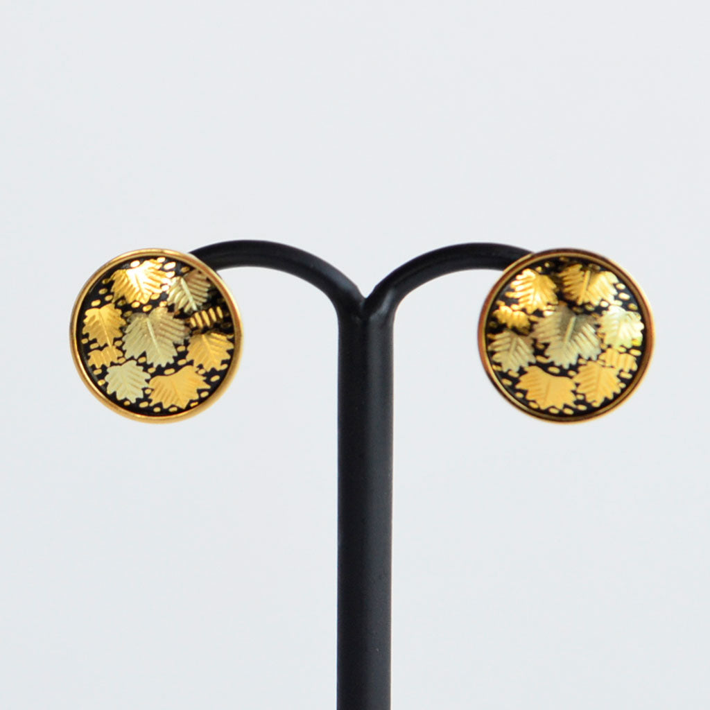 Kyoto Damascene Stud Earrings Fully Covered With Ivy – Diameter: 1.2 cm
