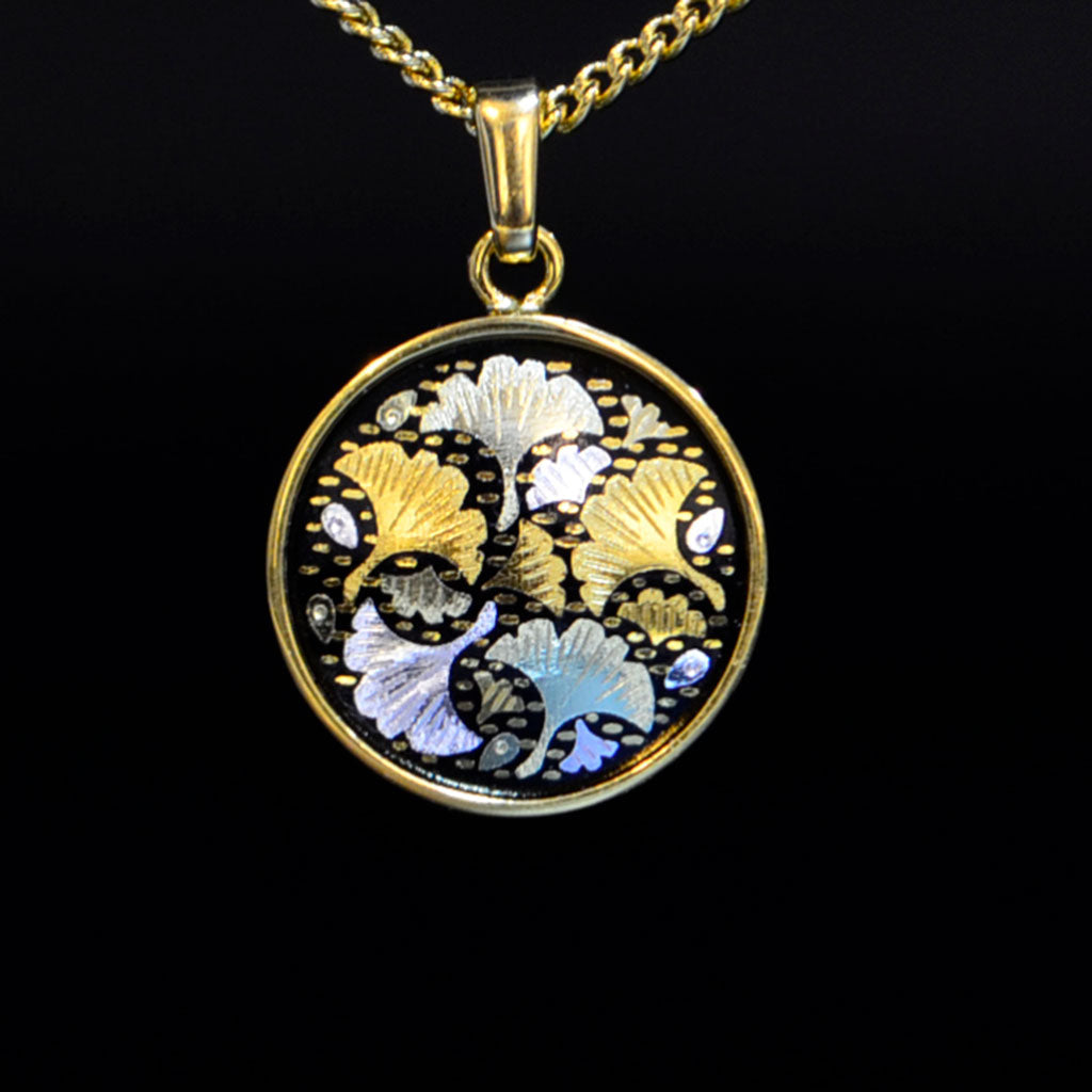 Kyoto Damascene Pendant Fully Covered With Ginkgo Leaves – Diameter: 1.6 cm