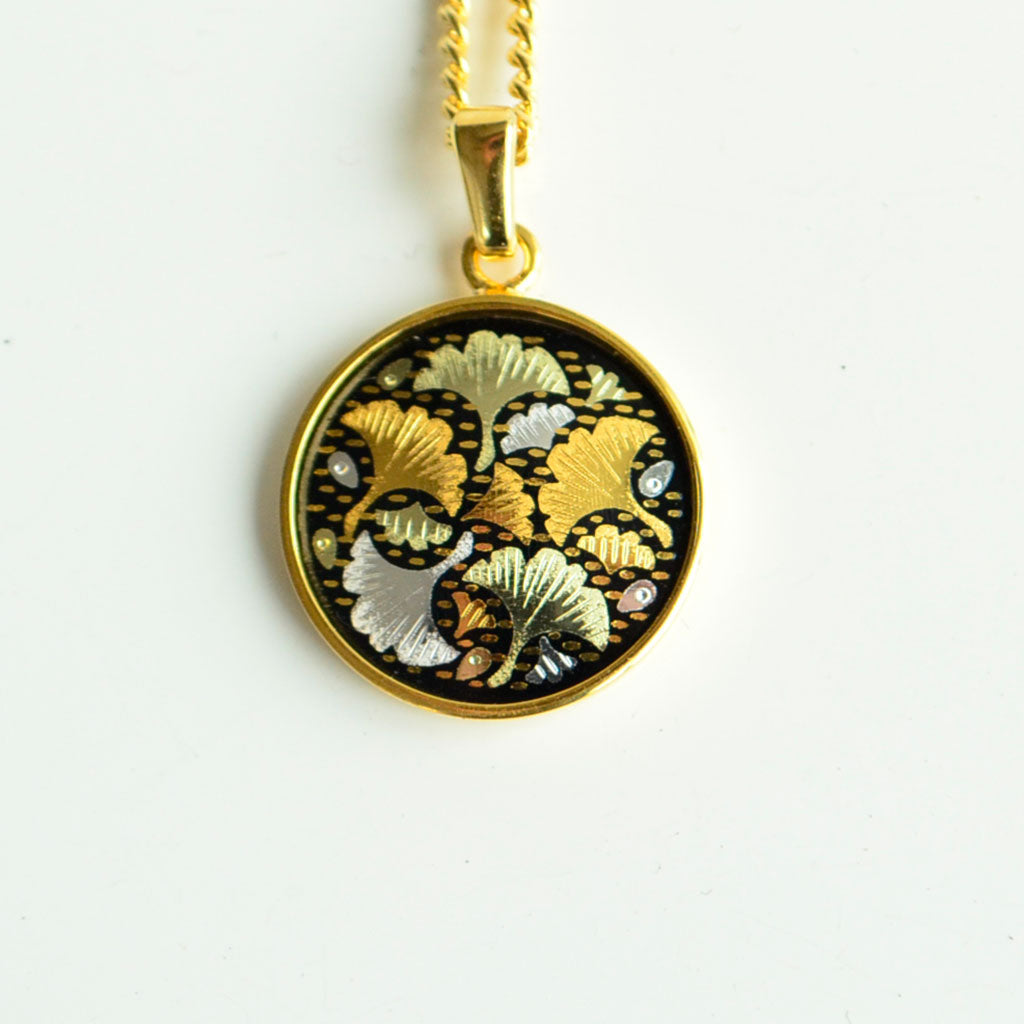 Kyoto Damascene Pendant Fully Covered With Ginkgo Leaves – Diameter: 1.6 cm