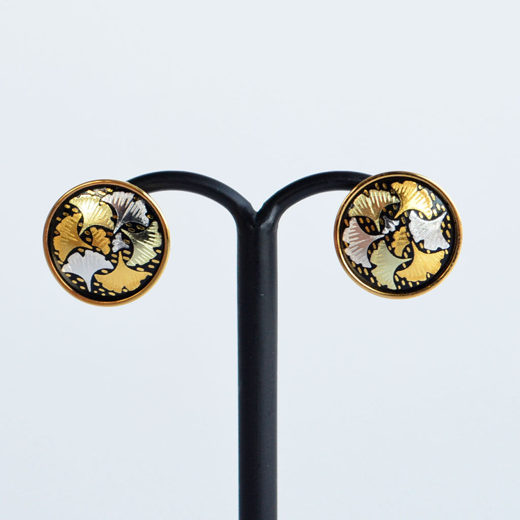 Kyoto Damascene Stud Earrings Fully Covered With Ginkgo Leaves – Diameter: 1.2 cm