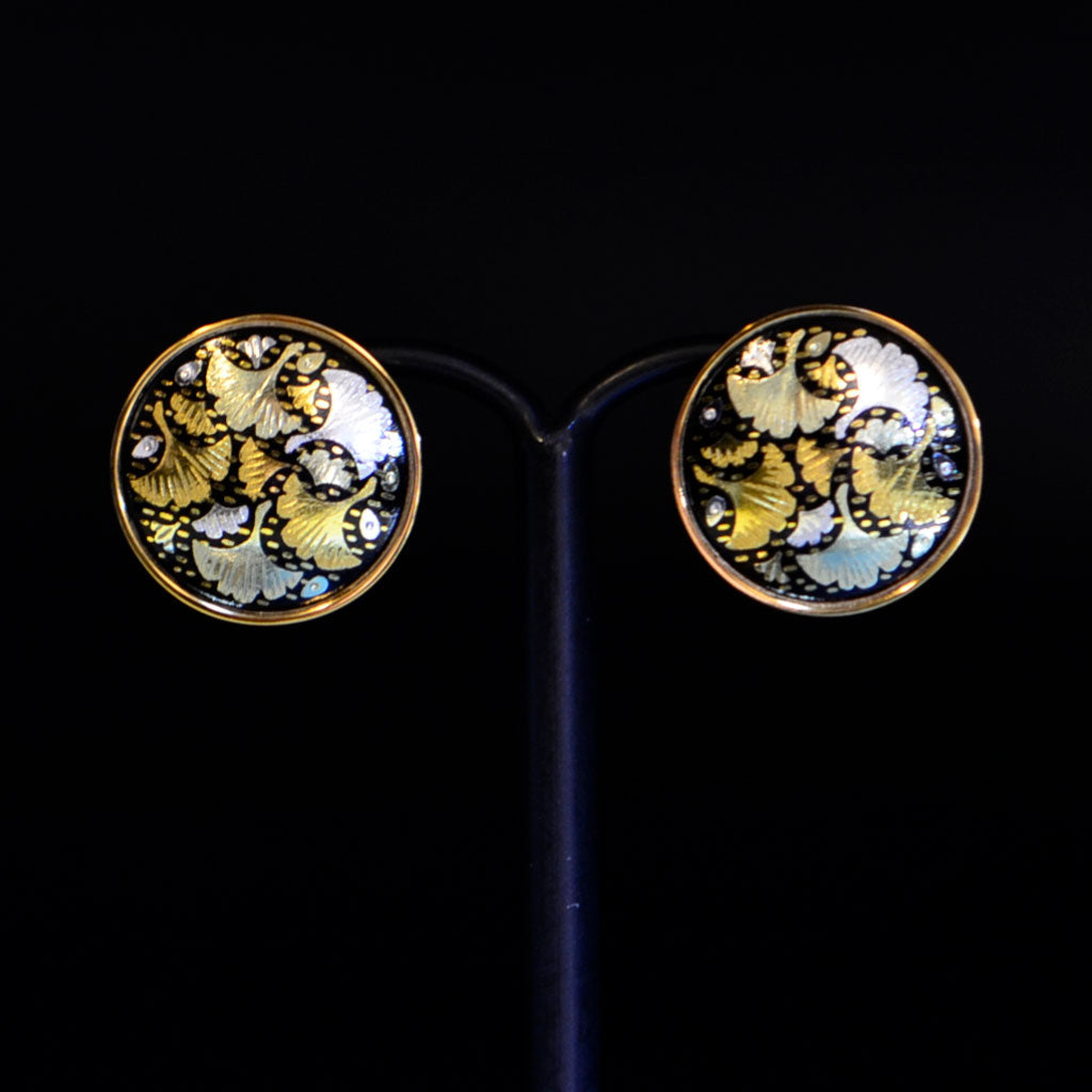 Kyoto Damascene Stud Earrings Fully Covered With Ginkgo Leaves – Diameter: 1.6 cm