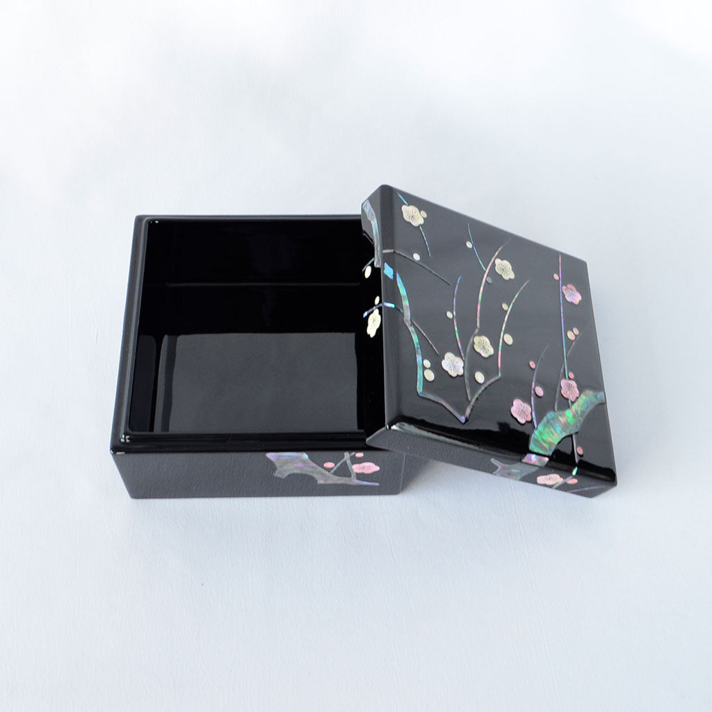 Small Lacquerware Box with Raden "Plum Blossoms"