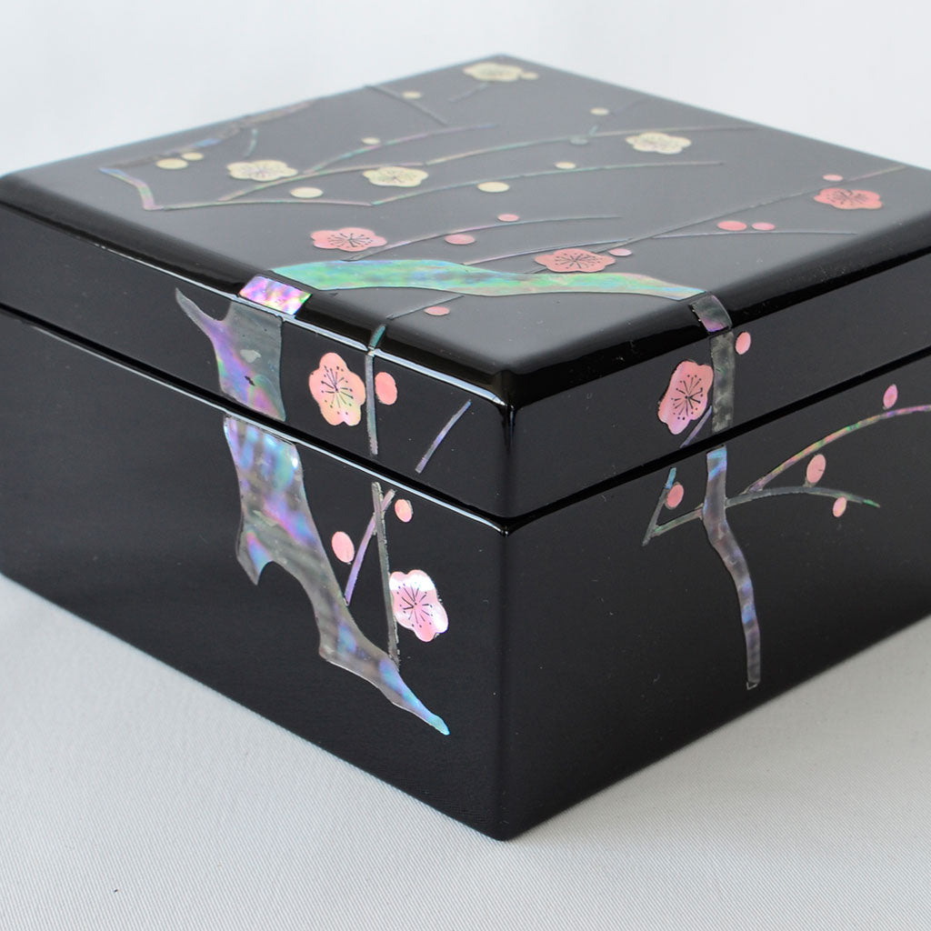 Small Lacquerware Box with Raden "Plum Blossoms"
