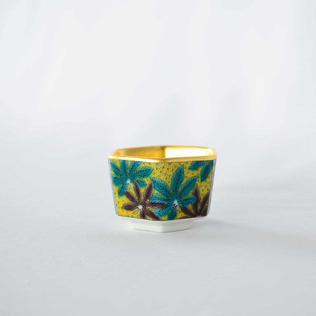 Gold Leaf Kutani Sake Cup "Yoshidaya Style"