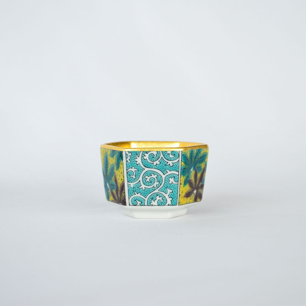 Gold Leaf Kutani Sake Cup "Yoshidaya Style"