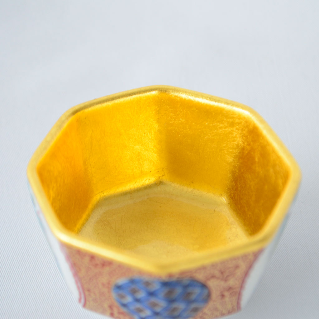 Gold Leaf Kutani Ware Sake Cup "Shoza Style"