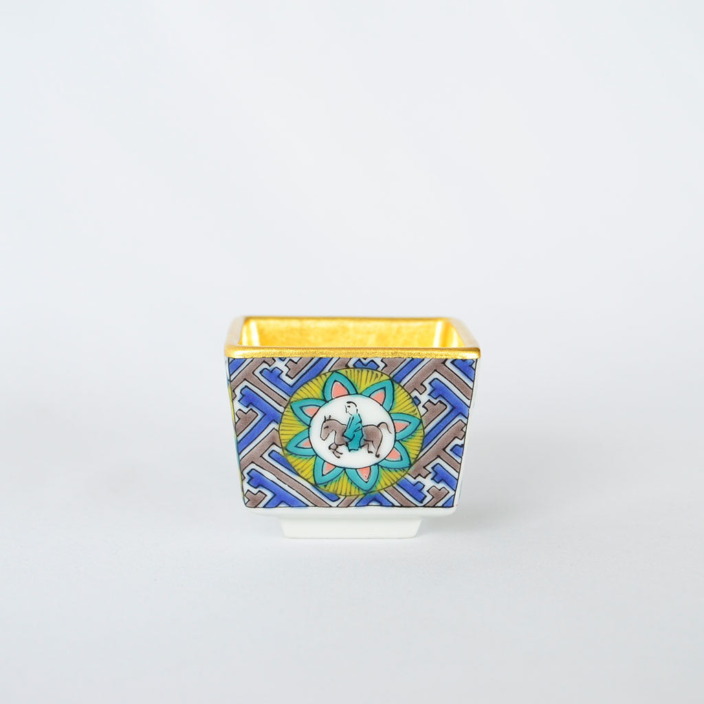 Gold Leaf Kutani Ware Sake Cup "Ko-Kutani Style"